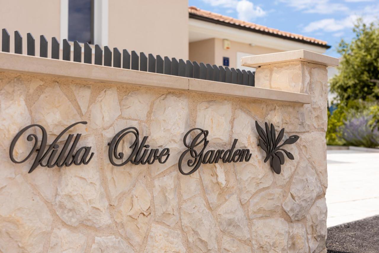 Villa Olive Garden Brzac Exterior photo